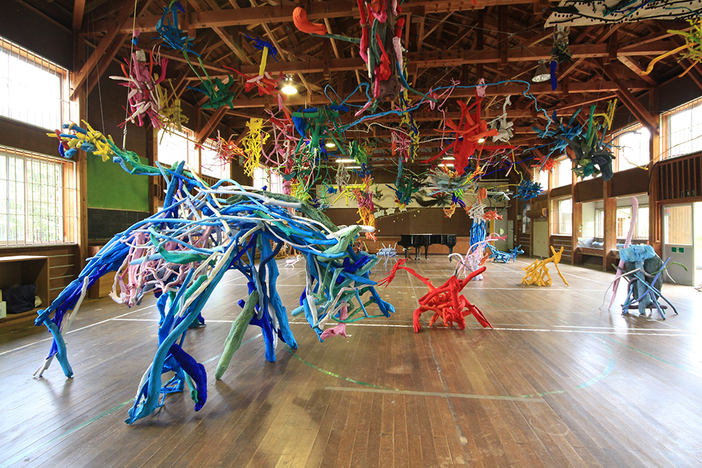 鉢＆田島征三《絵本と木の実の美術館》画像