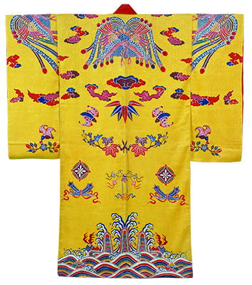 国宝 黄色地鳳凰蝙蝠宝尽青海波立波文様紅型綾袷衣裳の画像