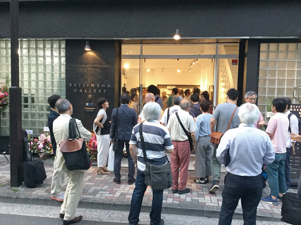 2018年の大伝馬町での開廊パーティーの模様