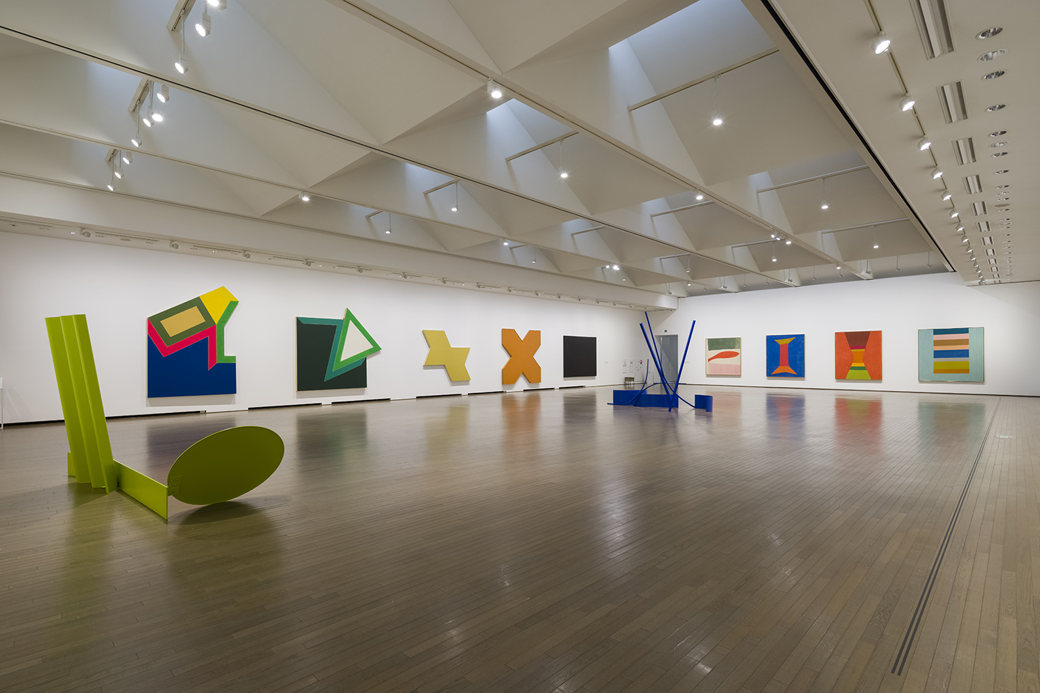 DIC川村記念美術館 ≪カラーフィールド 色の海を泳ぐ》展示風景 ©渡邉修