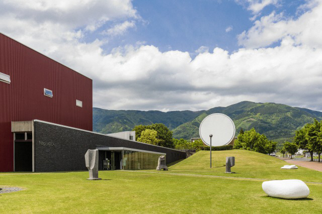 奈義町現代美術館外観