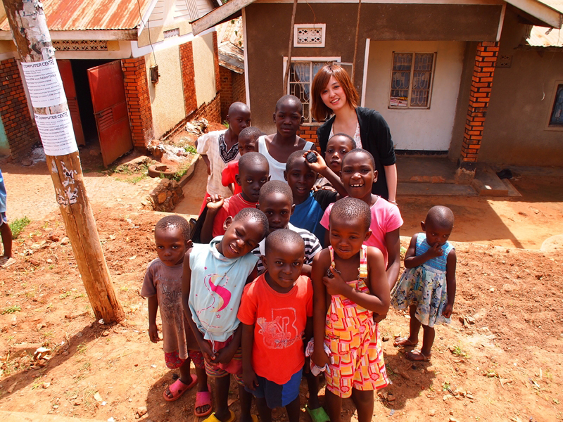 ウガンダの小松美羽