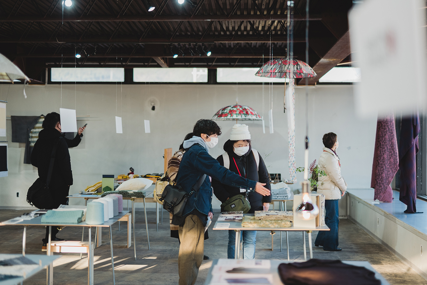 機屋展示会の様子(2021年)撮影:吉田周平画像
