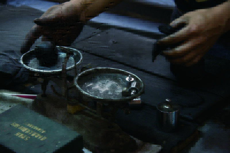 天秤と墨　画像