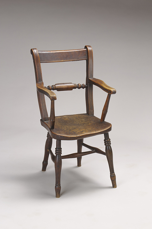 スクロールバック・チャイルズアームチェア イギリス 19世紀 日本民藝館蔵