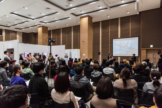 前回のアートフェアでのトークプログラムの様子