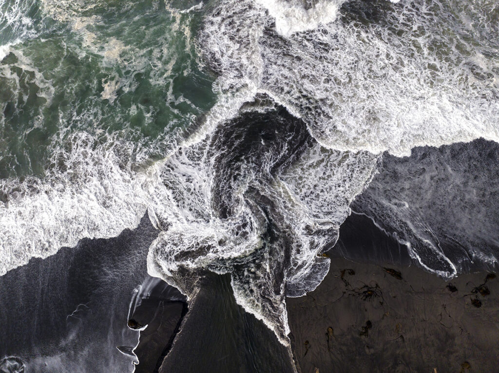 岩根愛《The Opening》画像