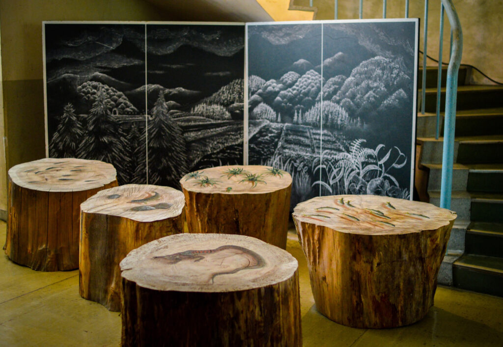 永沢碧衣《村景》画像