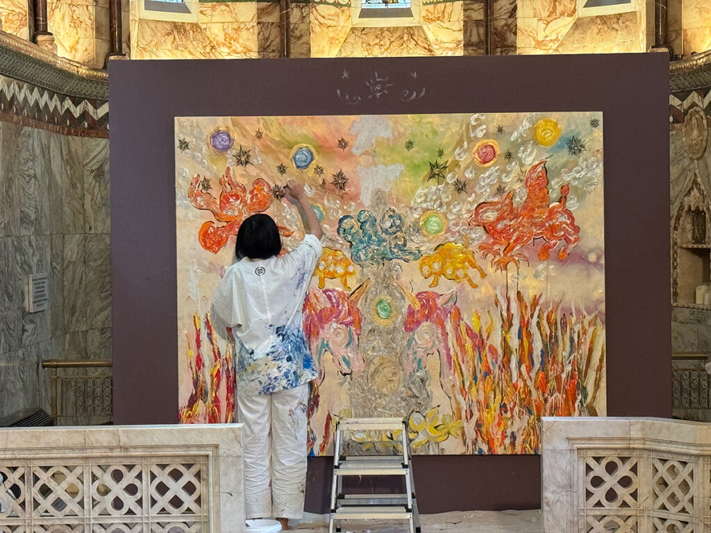 フィッツロビア礼拝堂での小松美羽