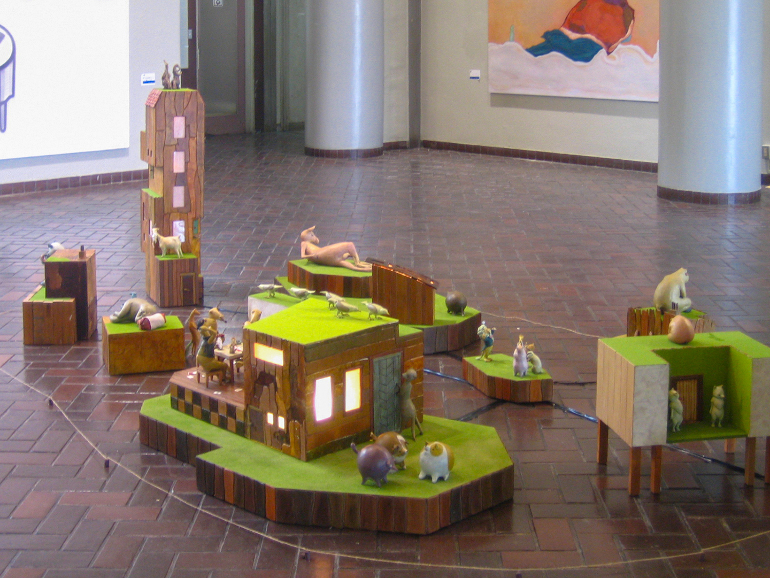 参考作品《卒業制作》2013年　桐塑、石塑、アクリル着彩、木　H 50.0 x W 90.0 x D 200.0 cm