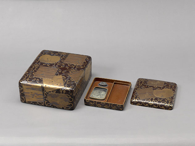 色紙団扇散蒔絵料紙箱・硯箱