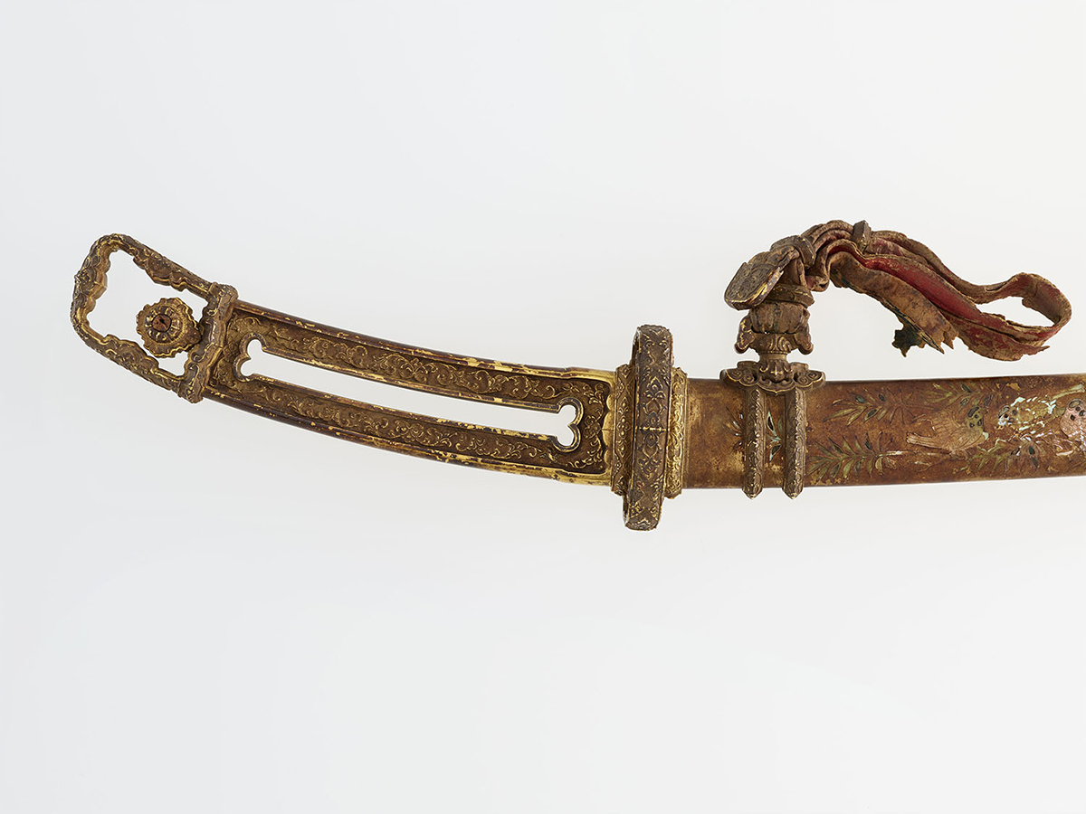 国宝 金地螺鈿毛抜形太刀（部分）画像