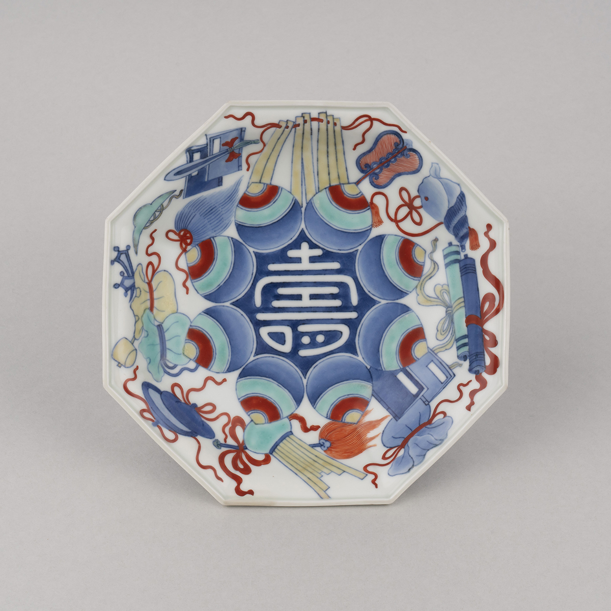 色絵寿字宝尽文八角皿（画像）