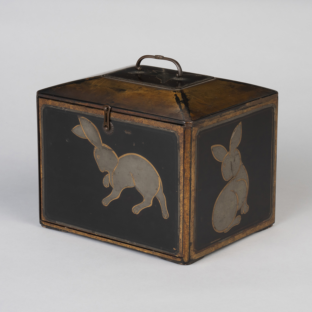 兎蒔絵茶箱（画像）
