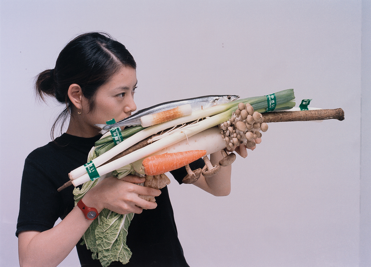 小沢剛《ベジタブル・ウェポン-さんまのつみれ鍋/東京》画像