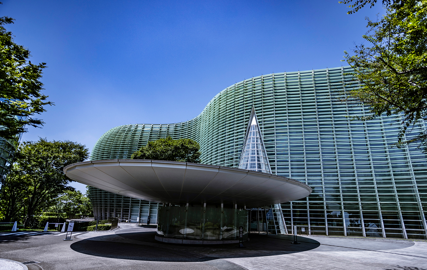 国立新美術館の外観