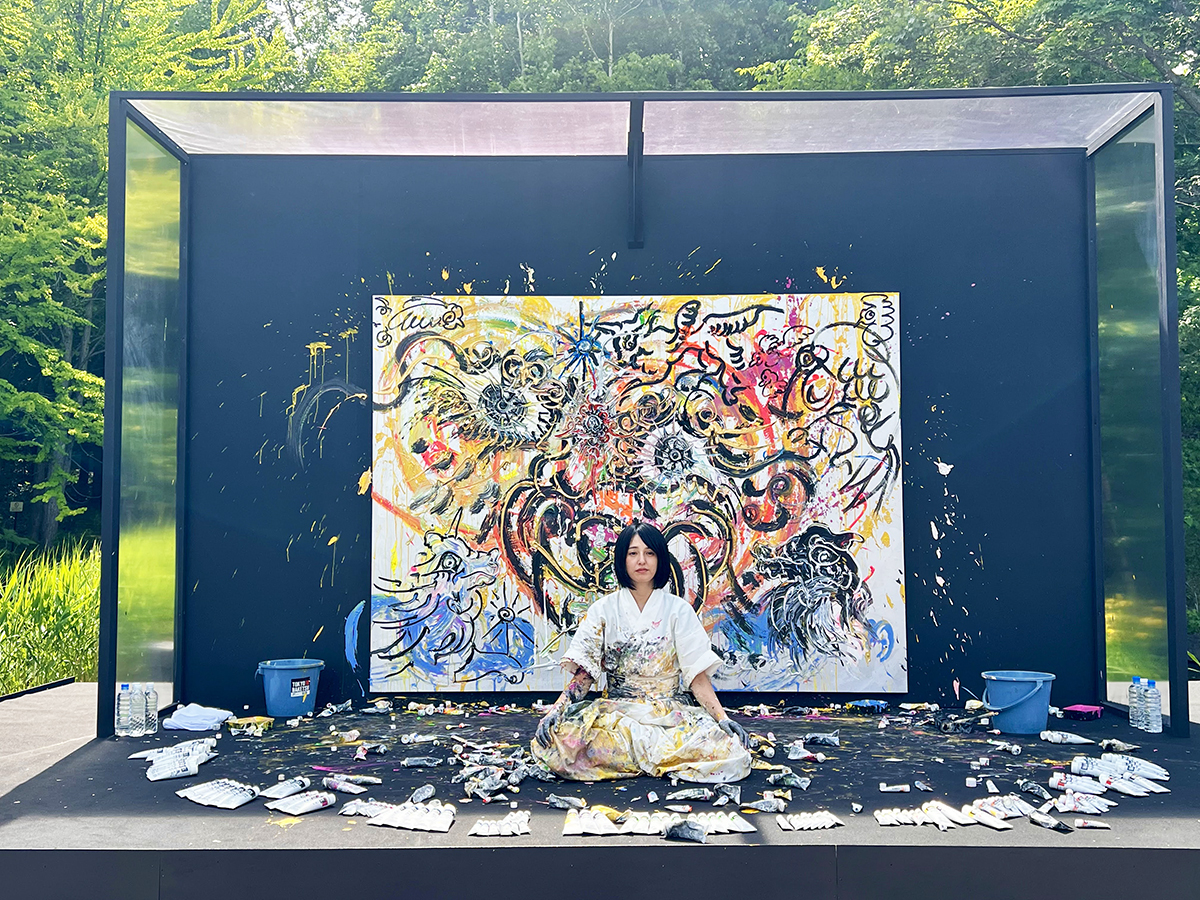 札幌芸術の森でのライブペインティングの模様